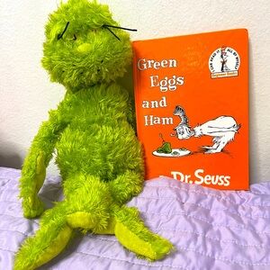 Dr. Seuss Green Eggs and Ham book with plush